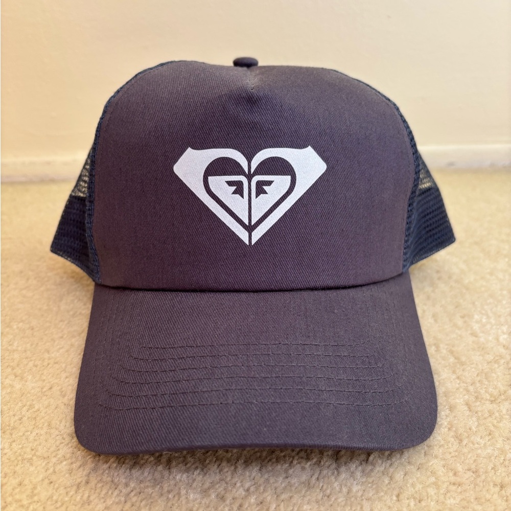 Roxy trucker hat